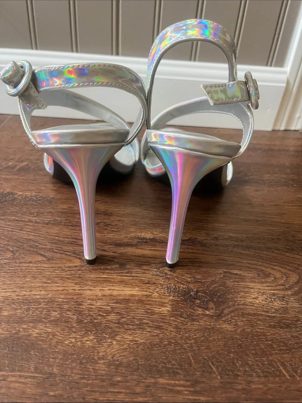 BRAND NEW Unisa Iridescent Silver Slingback Heels